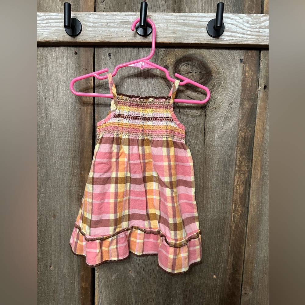Old Navy Smocked Plaid Summer Dress in Pink Size 6-12 months